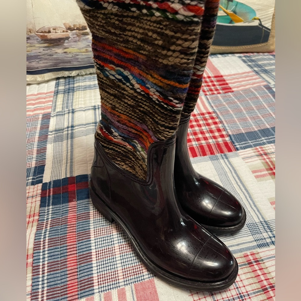 Adorable Embroidered Rain Boots!  NWOT, Women’s Size 7 - Picture 2 of 8